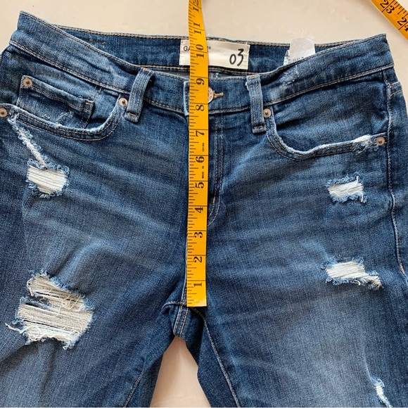 GARAGE Distressed Medium Wash Low Rise Straight Leg Ankle Jean | Size 03 - Picture 2 of 8